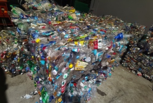 出售三色瓶砖，矿泉水瓶子