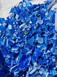 长期无限量收购小蓝桶破碎料纯原料无再生