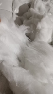 出售高档的化纤棉，可以纺21支，月供100吨