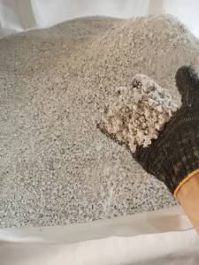 长期出售黑白果框沉底破碎料，白色60吨，黑色60吨