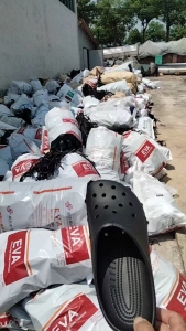 长期出售eva鞋材边角料，现货3百吨