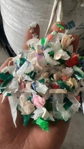 出售pp破碎料，沐浴露泵头破碎料，现货有一挂车