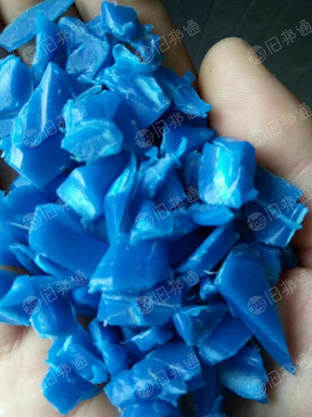 PE蓝桶破碎料长期大量出售 ,现货一挂车,长期出售