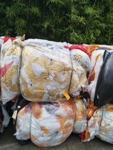 出售烫金膜清洗料，压包好的，现货几十吨