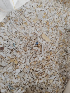 长期出售米黄ABS破碎料，花色ABS破碎料