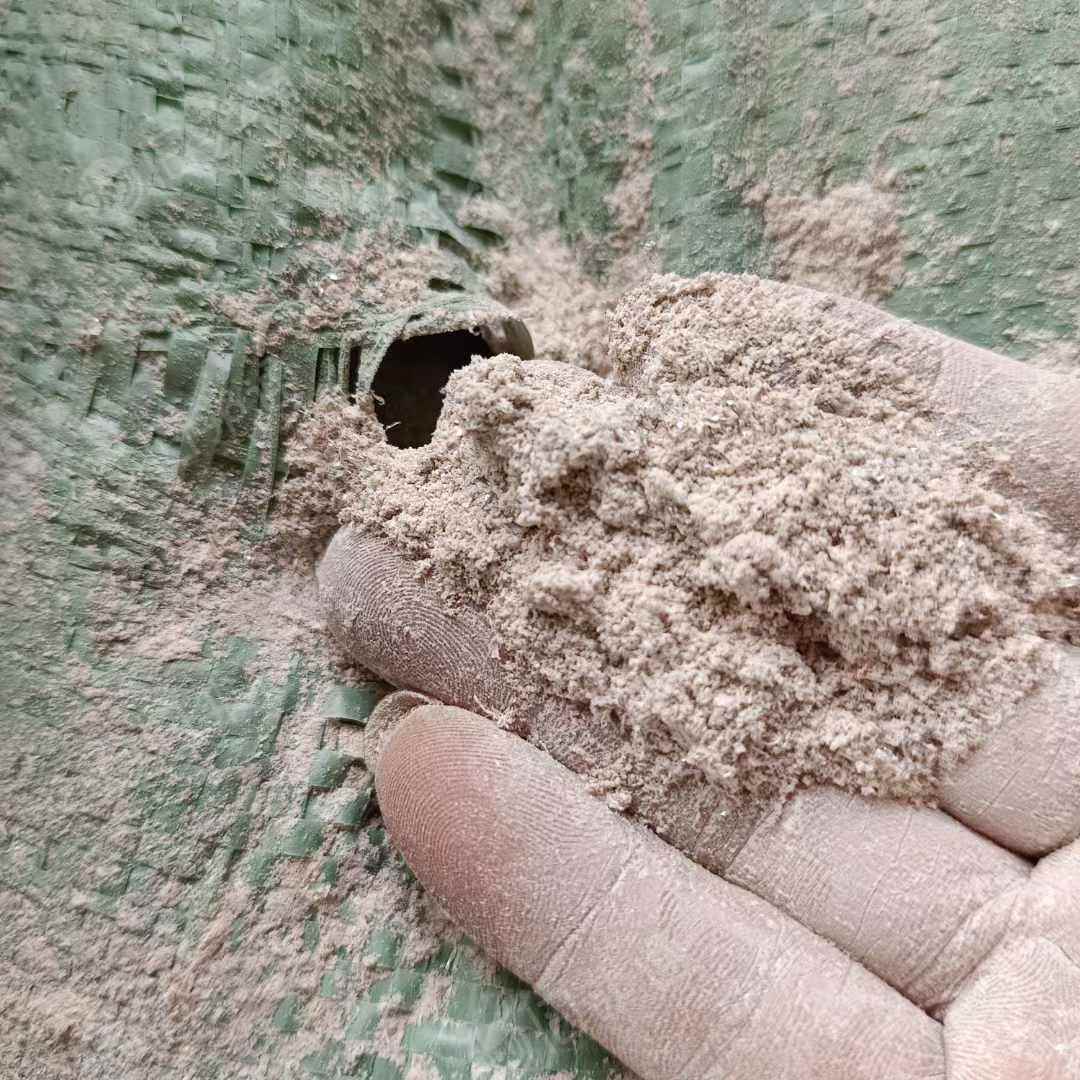 出售覆铜板钻孔颗粒,含铜大概7~8个左右