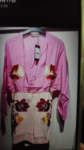 出售桑蚕丝旧衣服，货在浙江杭州