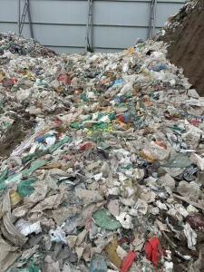 出售编织袋废料，炼油料，每天都会有100吨左右，上海厂