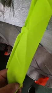 长期大量出售涤纶织带，涤纶废布，涤纶边角料，涤纶拉丝料，现货十吨左右