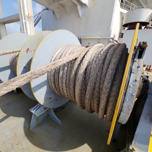 出售废旧缆绳，白色/聚丙烯/聚酯纤维/直径，73毫米x208米（12股），有4根，货在辽宁鲅鱼圈