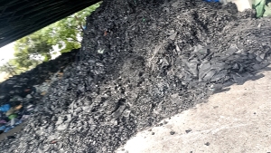 出售家用电器，汽配等电子橡胶废料，现货几十吨