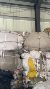 长期大量出售pvc人造革边角料，现货18吨左右