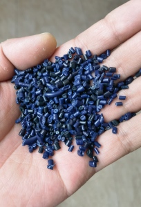 出售杂色PP无纺布颗粒，过200目，月供一百多吨