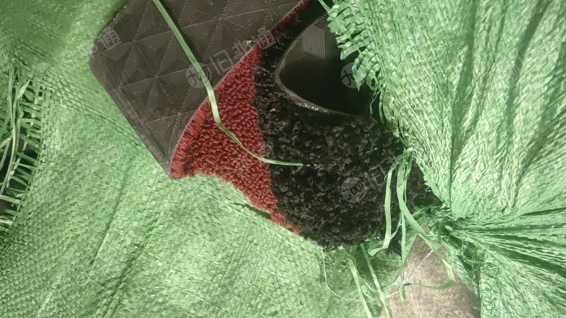 出售汽车脚垫边角料,pvc地毯边料,现货25吨,月供40吨