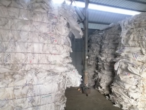 求购PE乳白袋，造粒用长期收货