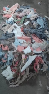 出售涤纶废布，珊瑚绒废布，每天有10吨，现货有20吨左右，货在浙江宁波