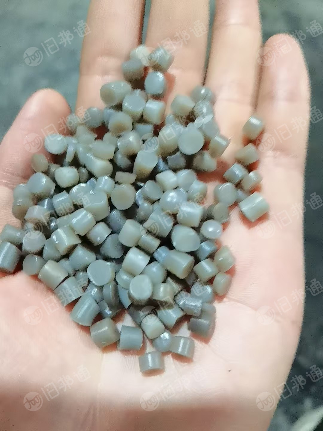 长期出售PE高低压颗粒,吹膜料,过100目滤网