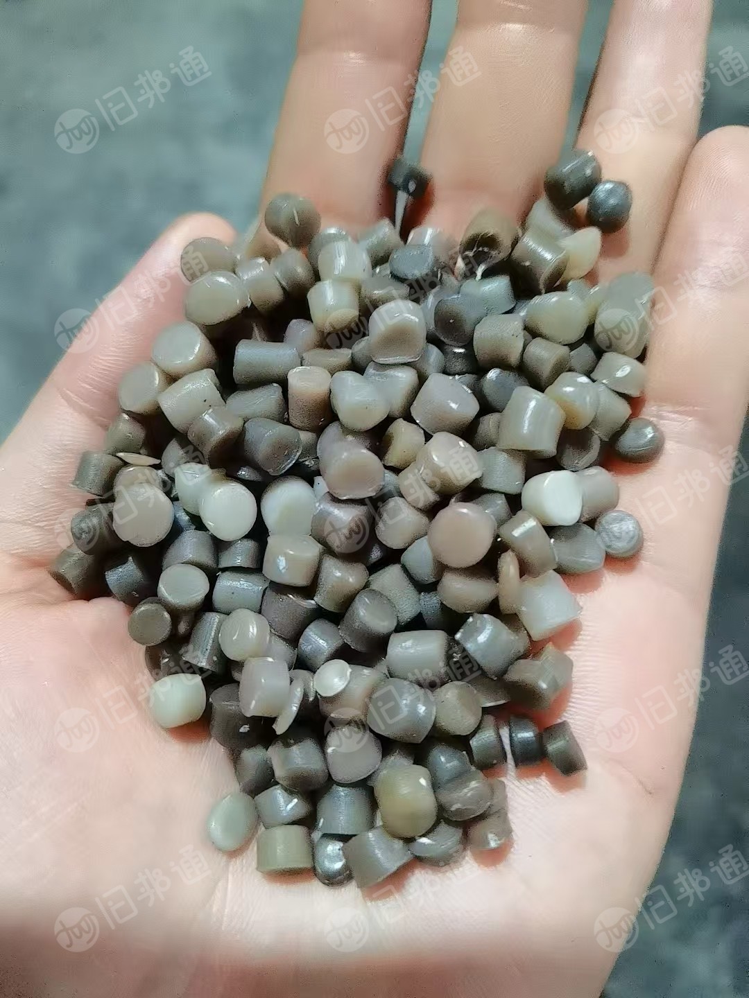 长期出售PE高低压颗粒,吹膜料,过100目滤网