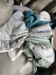 长期大量收购，窗帘布，针织布，梭织布，整单，杂货，包仓，搬仓库的，订单多余的，订单取消的 浙江绍兴