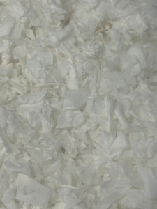 出售纯白水刺无纺布，平纹的破碎料