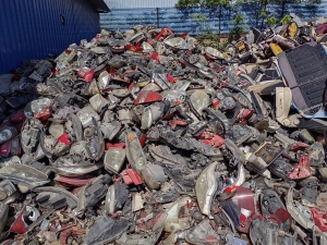 出售汽车大灯，拆车厂下来的