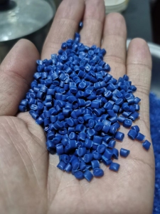 长期出售大小蓝桶颗粒，吹膜用，过100目 