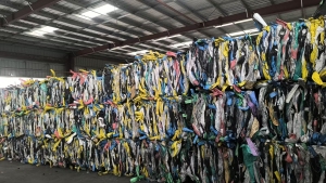 长期出售比亚迪厂货源，铝塑吨包，月供80吨