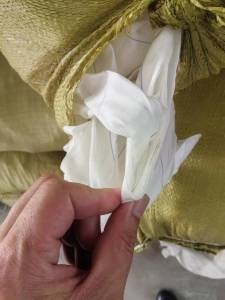 出售纯白pa66尼龙脱模布边料，现货几吨，每月十几吨，山东滕州