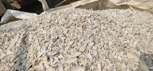 出售硬质PVC破碎料，穿线管破的，可以磨粉用，现货20吨左右