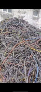 出售双6尼龙管，现货10几顿