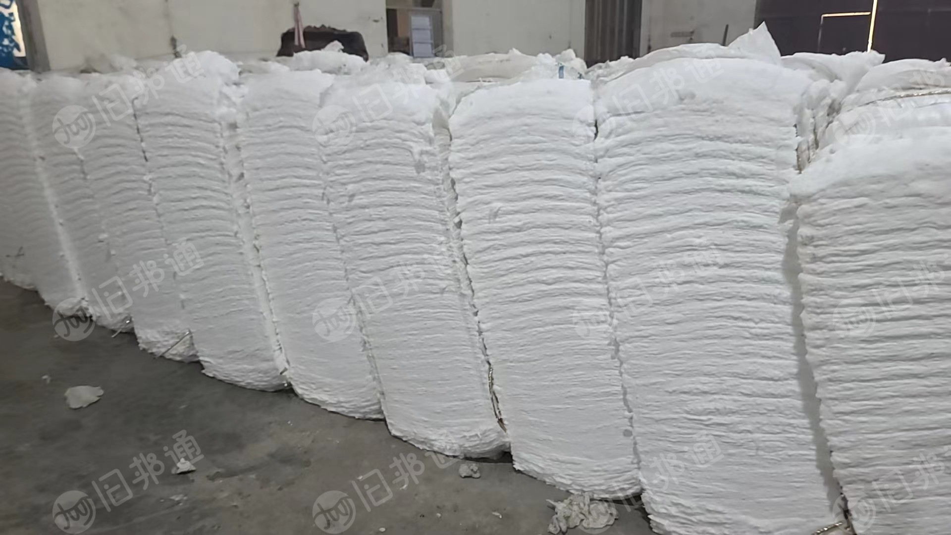 江西厂家长期出售化纤棉,涤纶废丝开的开松棉,有需要联系
