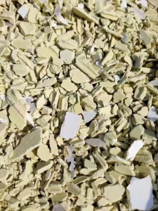 出售PVC护墙板破碎料，扣板破碎料，干破