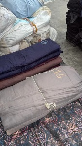 出售全棉特宽染色布，库存布，棉布，染色布，40支纱以上的高支高密，现货26吨