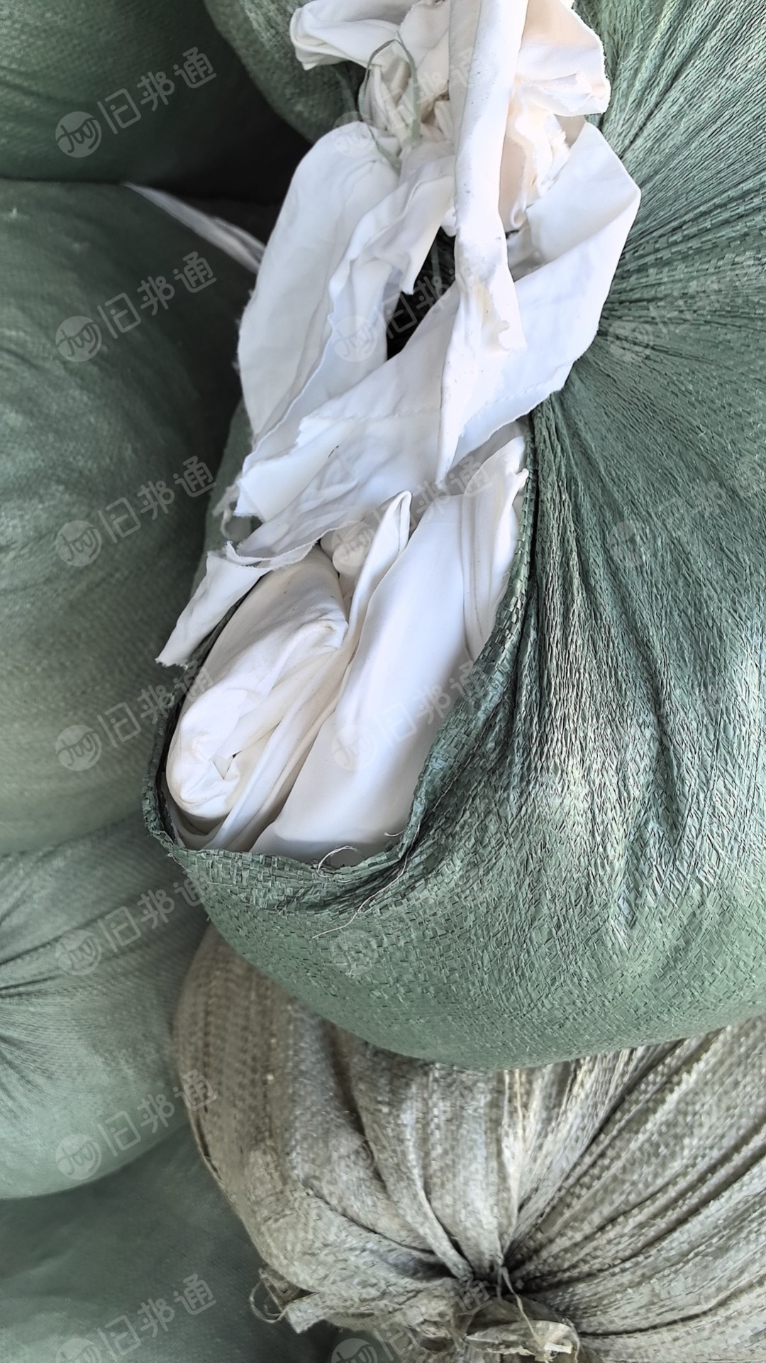 长期大量出售弹力泳装布,锦纶废布,锦纶边角料,含氨纶,锦纶含量百分之80-86,现货两百吨