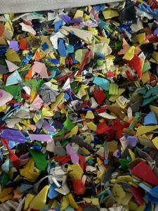 出售花乙破碎料，纯壶破碎料，白乙破碎料，现货几十吨