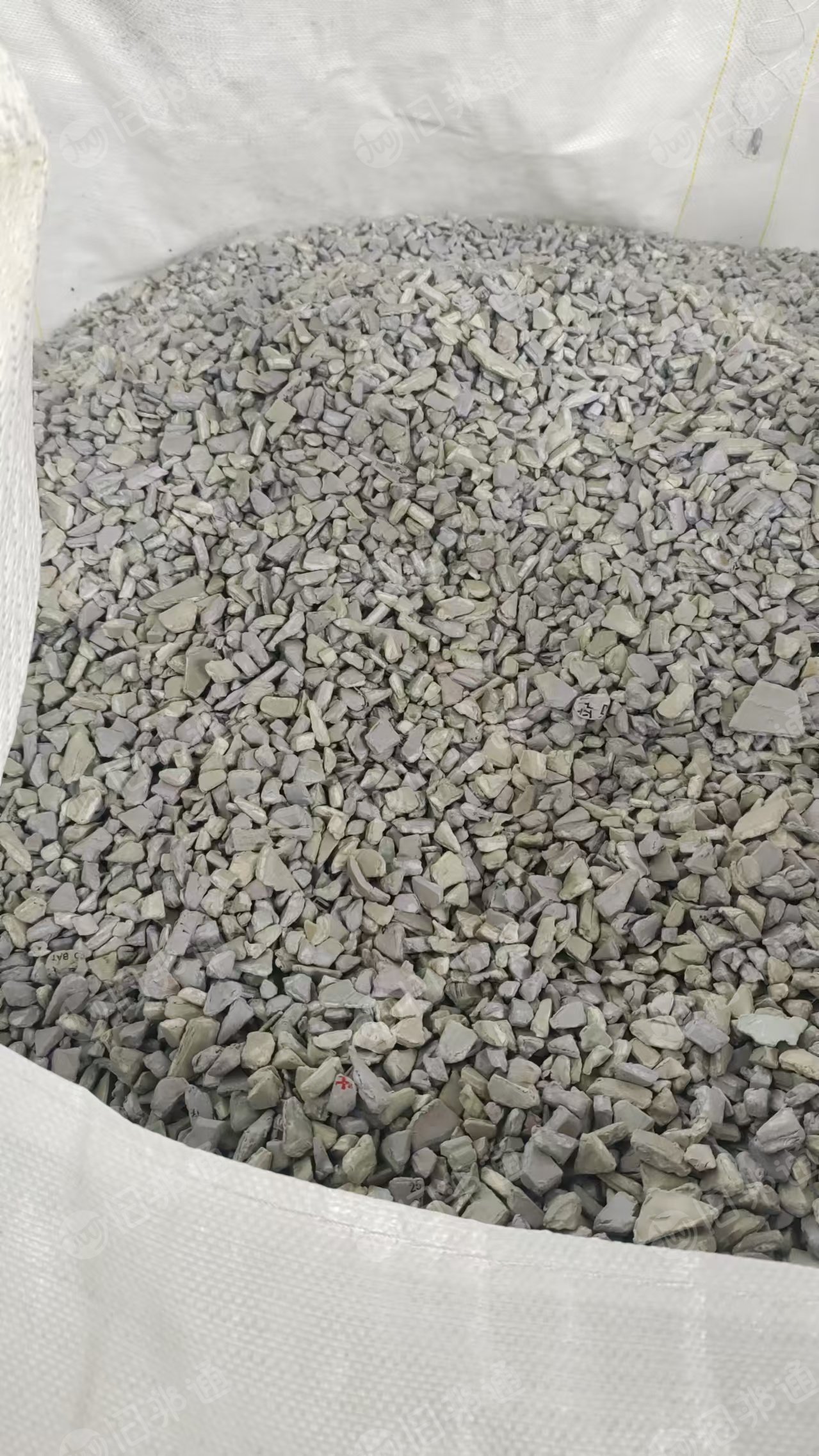 出售ABS电瓶壳破碎料,过盐水和静电筛选,月供600吨