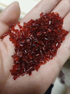 出售亚克力颗粒，车灯破碎的，现货50吨