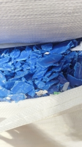 长期出售小蓝桶破碎料，月供15吨 