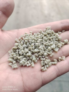 长期出售PP颗粒，餐盒、水果筐混合的，过6张，月供一两百吨