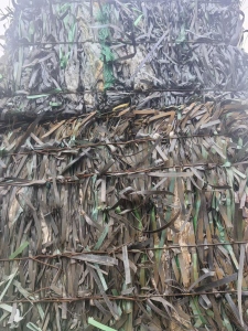 出售PET打包带，绿色20吨左右，黑色10吨左右，里面有些编织袋没挑选