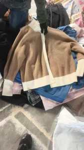 出售旧衣服冬装统货，现货有十几吨，货在河北唐山