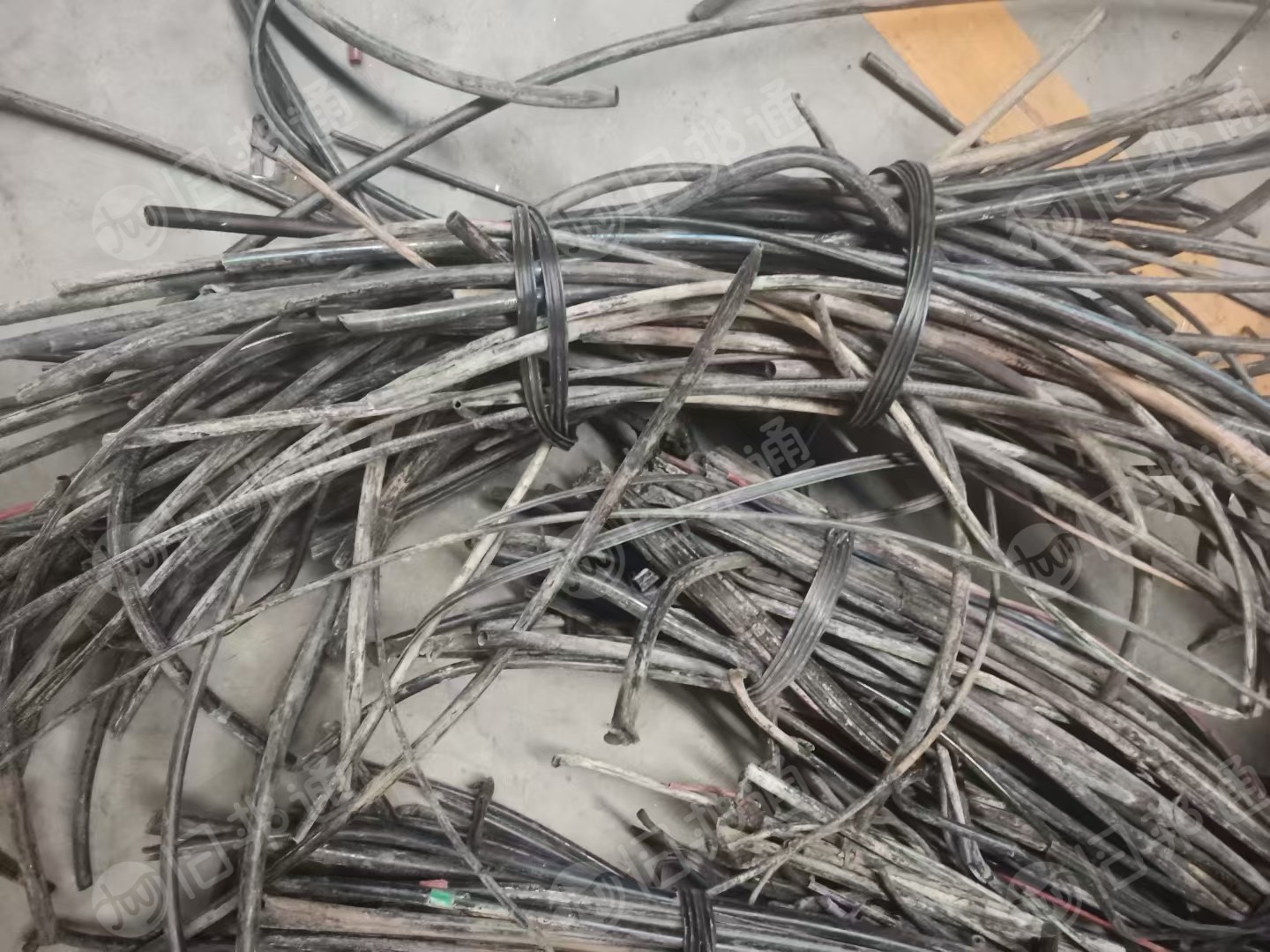 高价回收尼龙11尼龙12刹车管旧料