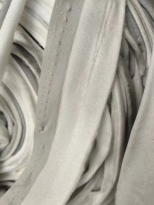 出售鞋里革边条，打绳料，现货有9.6米一车，货在浙江嘉兴