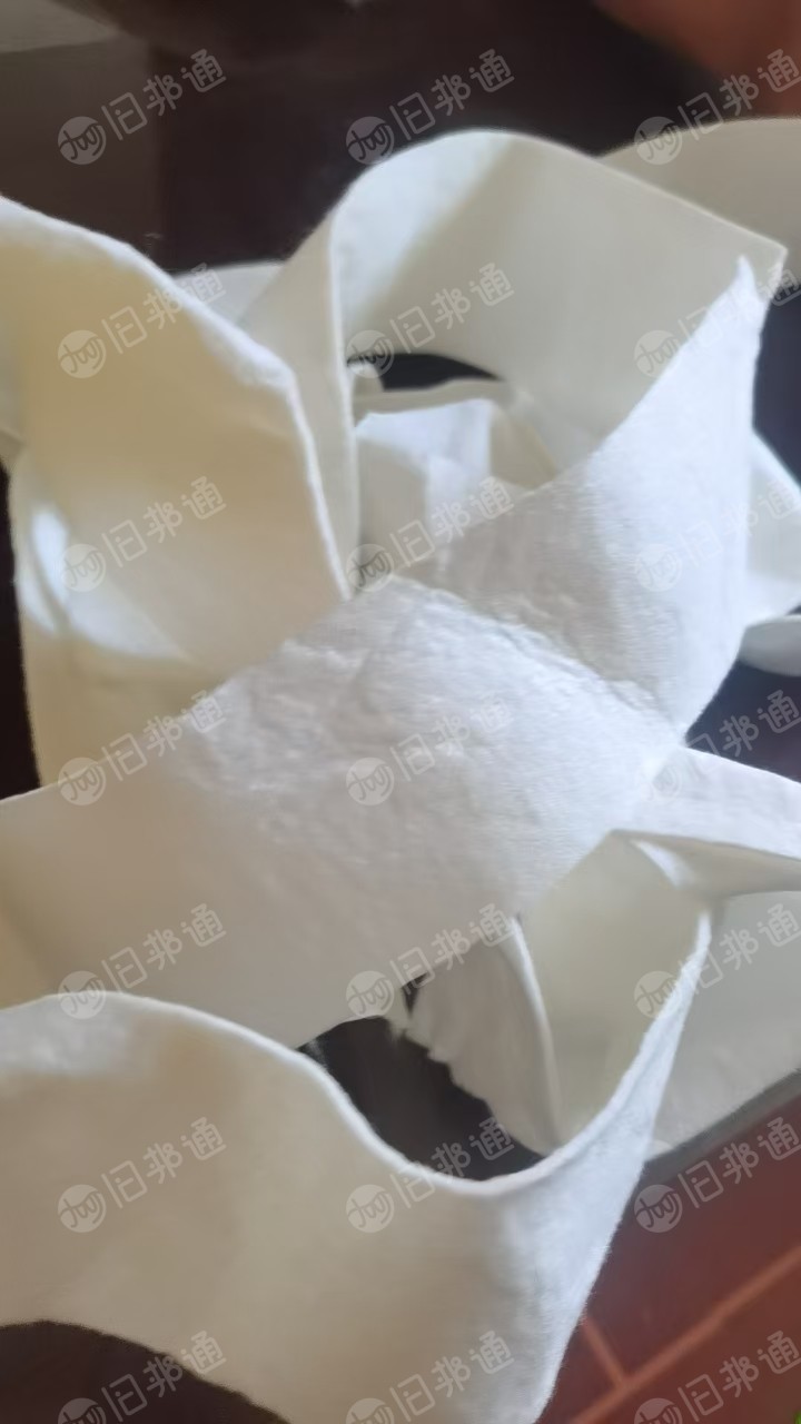 大量出售纯黏胶无纺布，纯黏胶无纺布边角料，无纺布，现货19吨左右