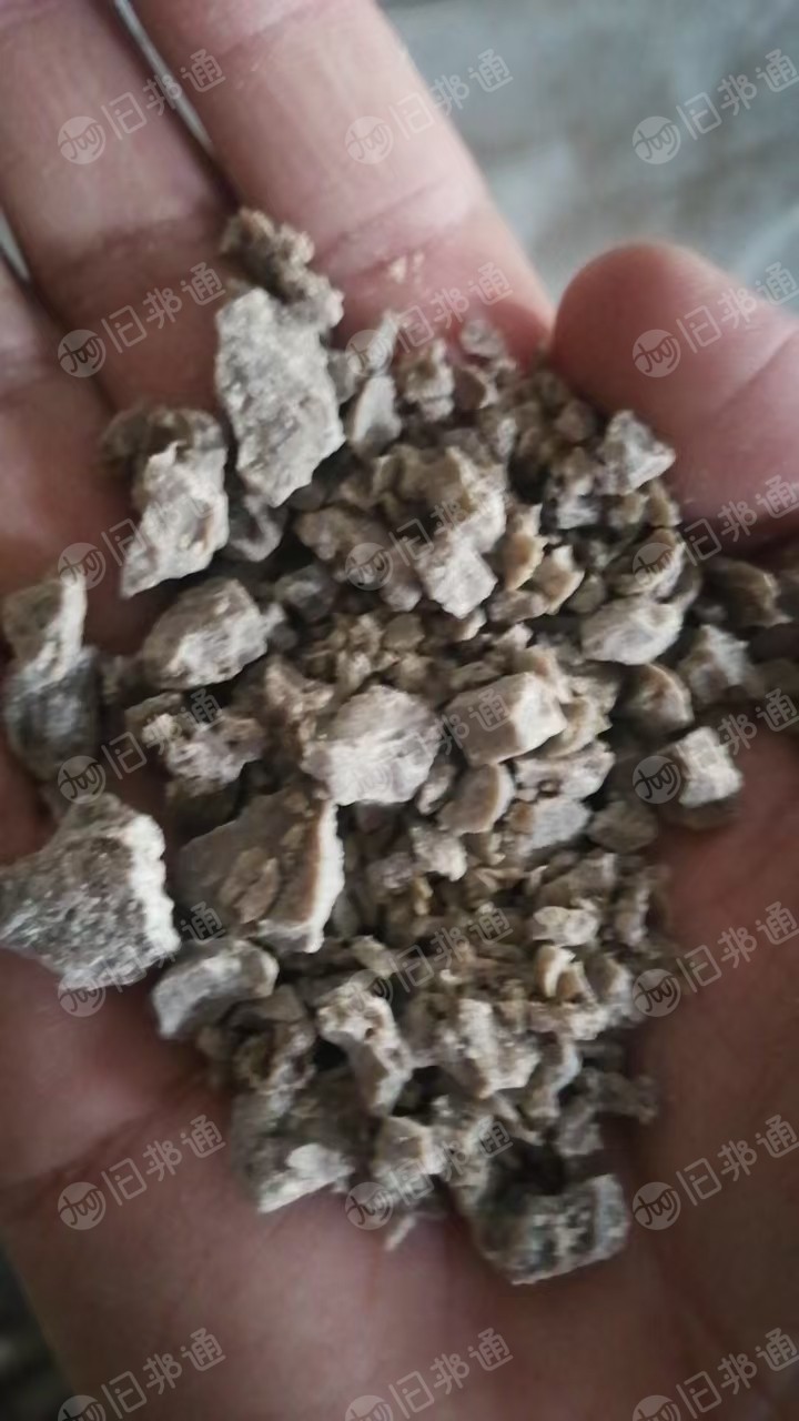 出售脱模布下来的尼龙块料,PA机头料破碎料,现货六七十吨