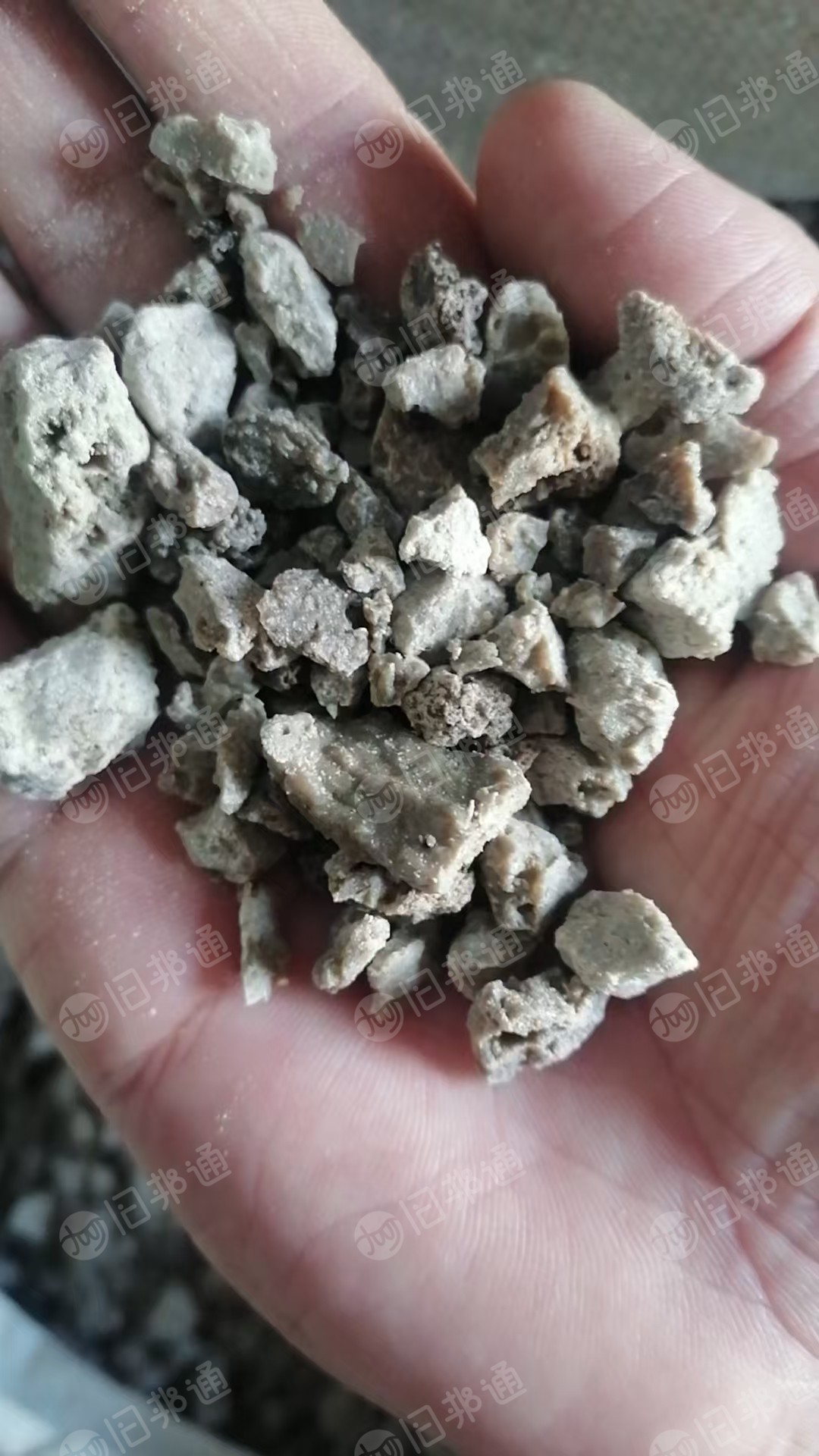出售脱模布下来的尼龙块料,PA机头料破碎料,现货六七十吨