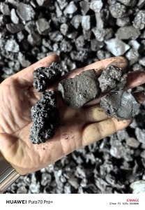 大量出售4.0比重电炉黑渣块,上磁好