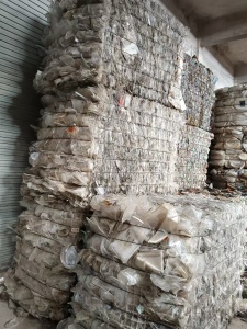 出售餐盒透明丙压块，现货十多吨