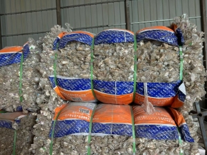 出售输液瓶和输液袋压块