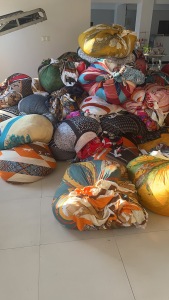 出售丝巾下脚料，巴里纱，丝巾，新丝缎，厂在临安，月供3吨